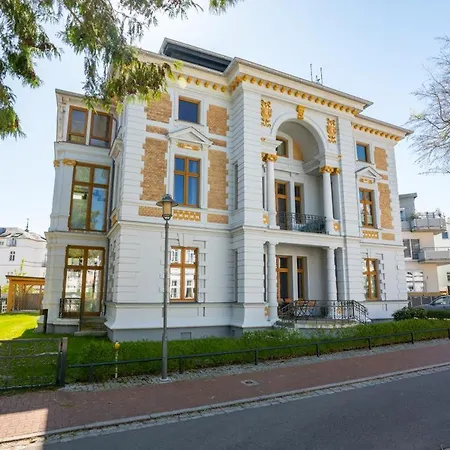 Designerwohnung In Alter Fuer Familien, Mit Terrasse Und 2 Schlafzimmern Hébergement de vacances *