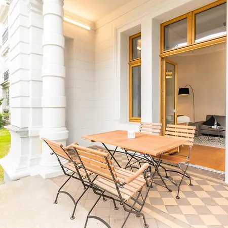 Designerwohnung In Alter Fuer Familien, Mit Terrasse Und 2 Schlafzimmern Casa vacanze Heringsdorf (Usedom)